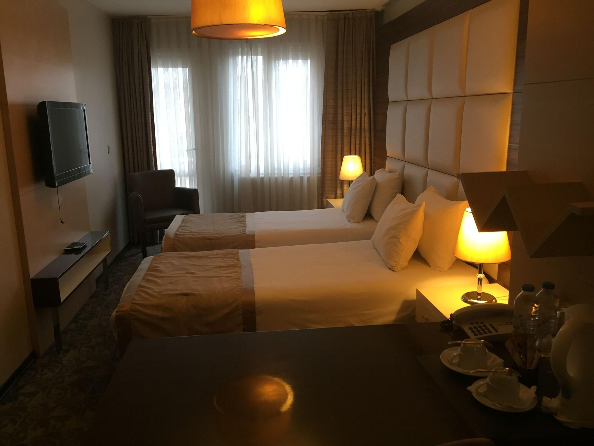 เดอร์ปา สวีท โฮเต็ล Hotel อิสตันบูล ภายนอก รูปภาพ