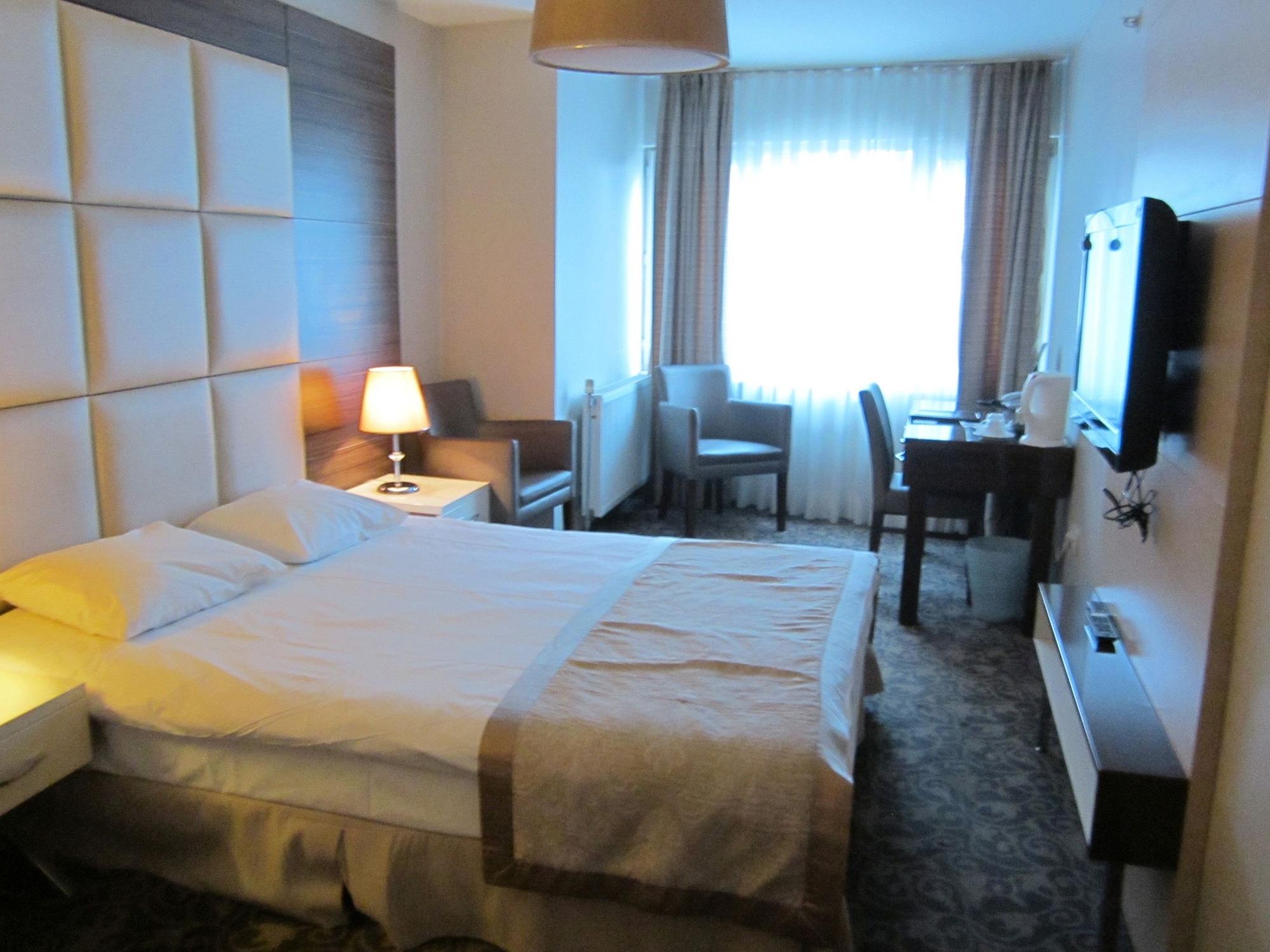 เดอร์ปา สวีท โฮเต็ล Hotel อิสตันบูล ภายนอก รูปภาพ