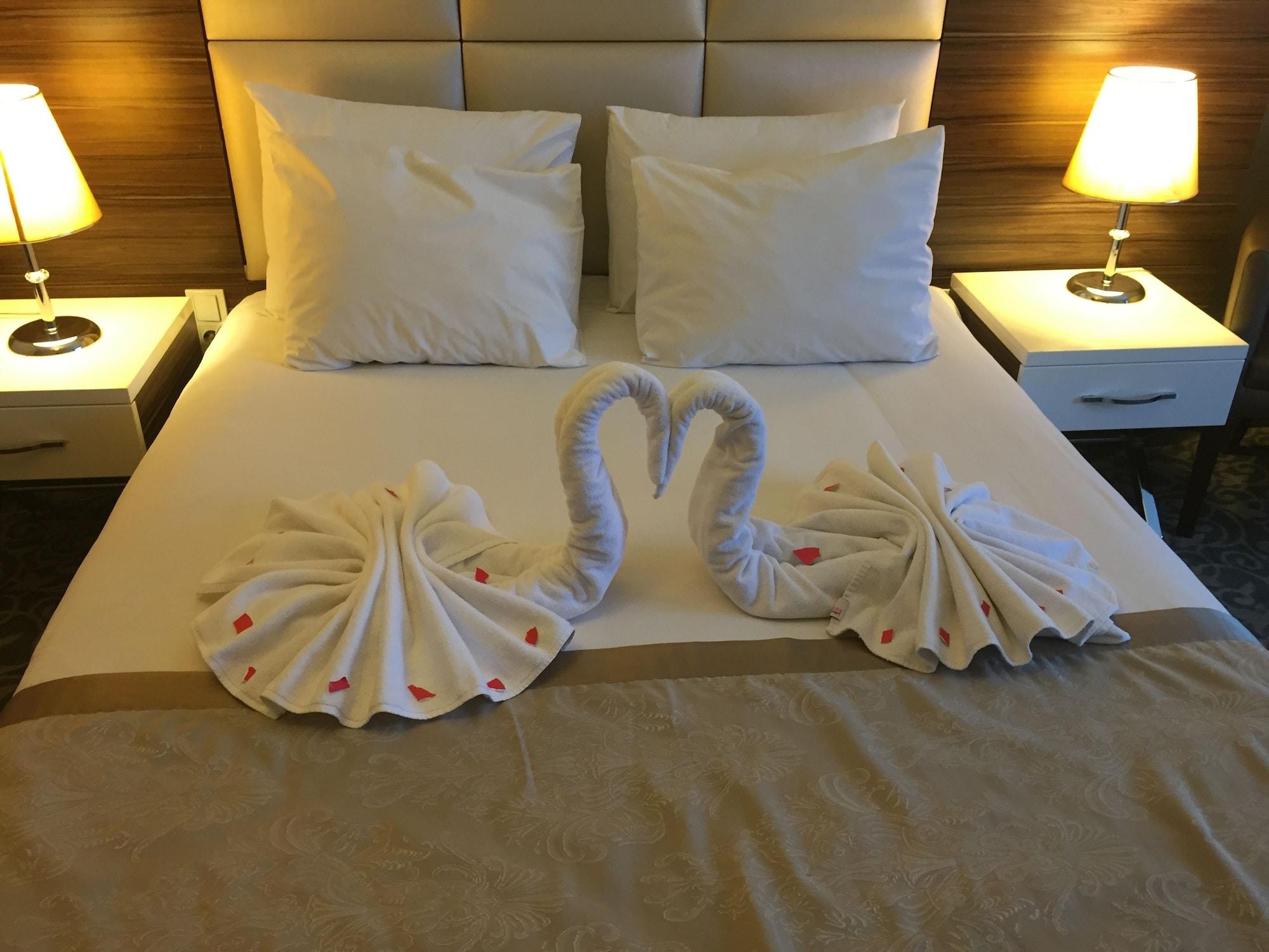 เดอร์ปา สวีท โฮเต็ล Hotel อิสตันบูล ภายนอก รูปภาพ