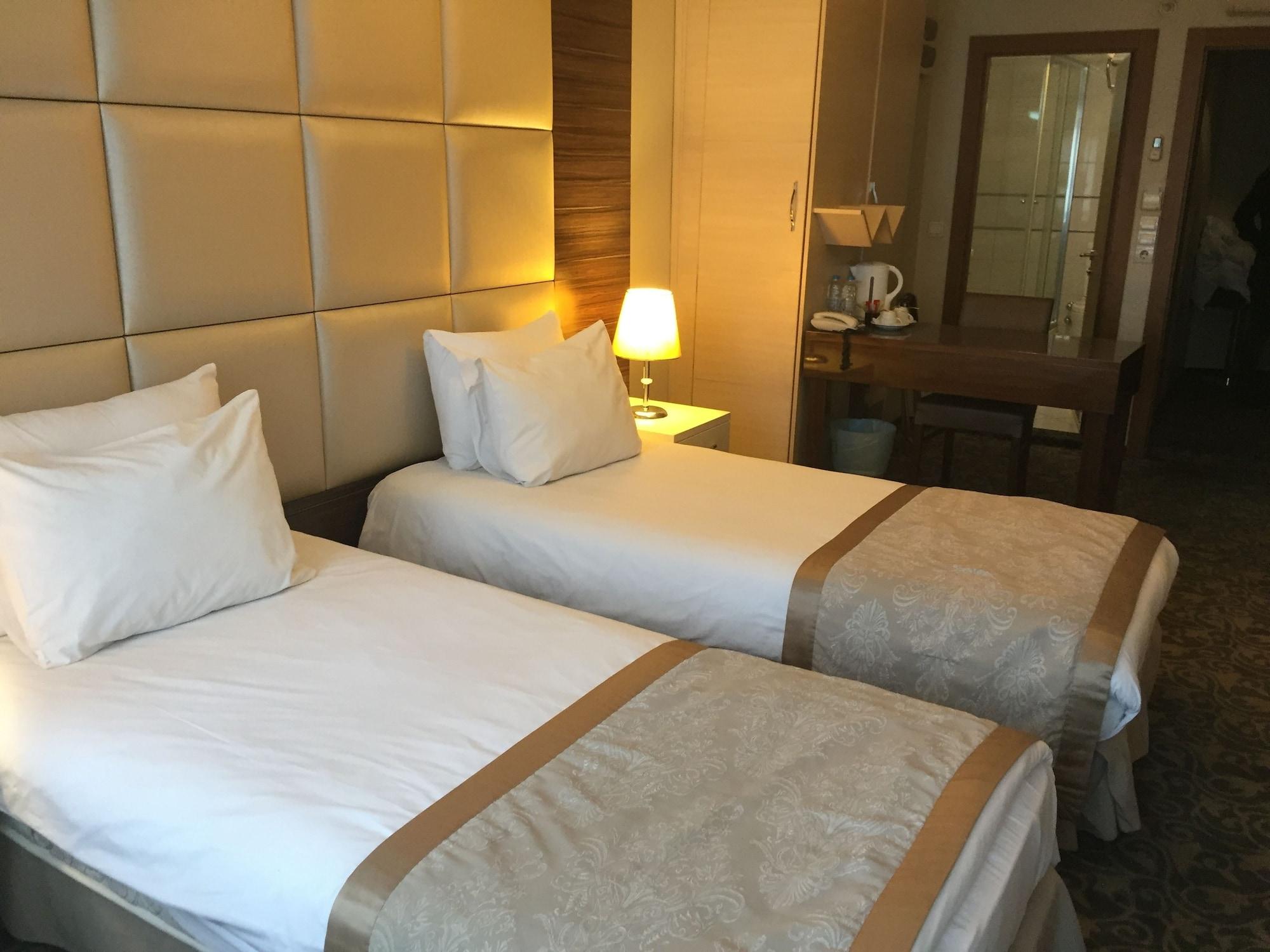 เดอร์ปา สวีท โฮเต็ล Hotel อิสตันบูล ภายนอก รูปภาพ