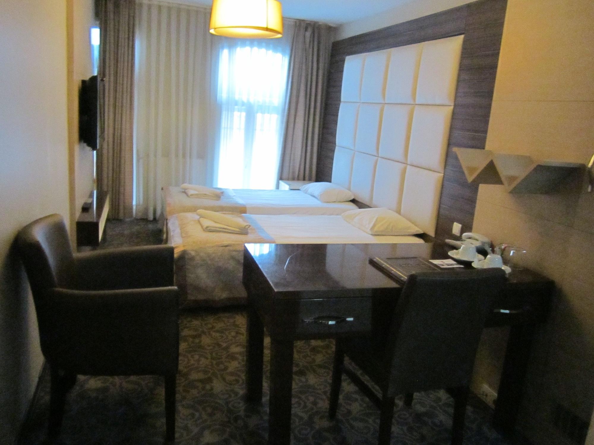 เดอร์ปา สวีท โฮเต็ล Hotel อิสตันบูล ภายนอก รูปภาพ