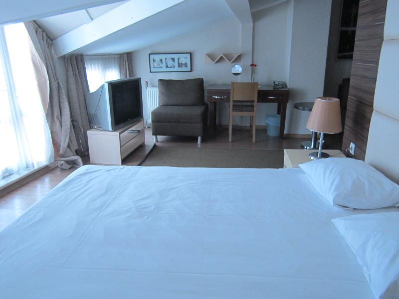เดอร์ปา สวีท โฮเต็ล Hotel อิสตันบูล ภายนอก รูปภาพ