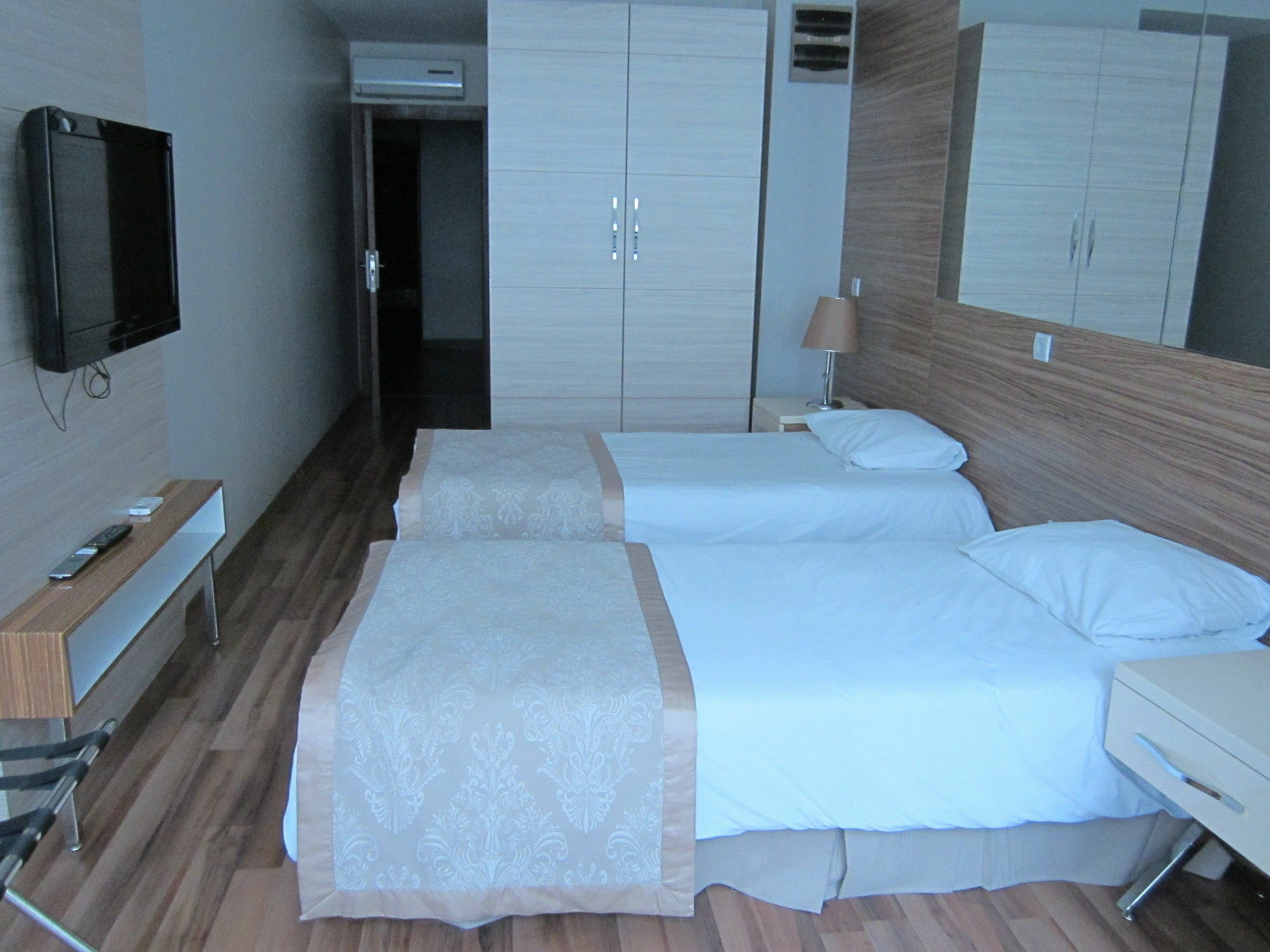 เดอร์ปา สวีท โฮเต็ล Hotel อิสตันบูล ภายนอก รูปภาพ